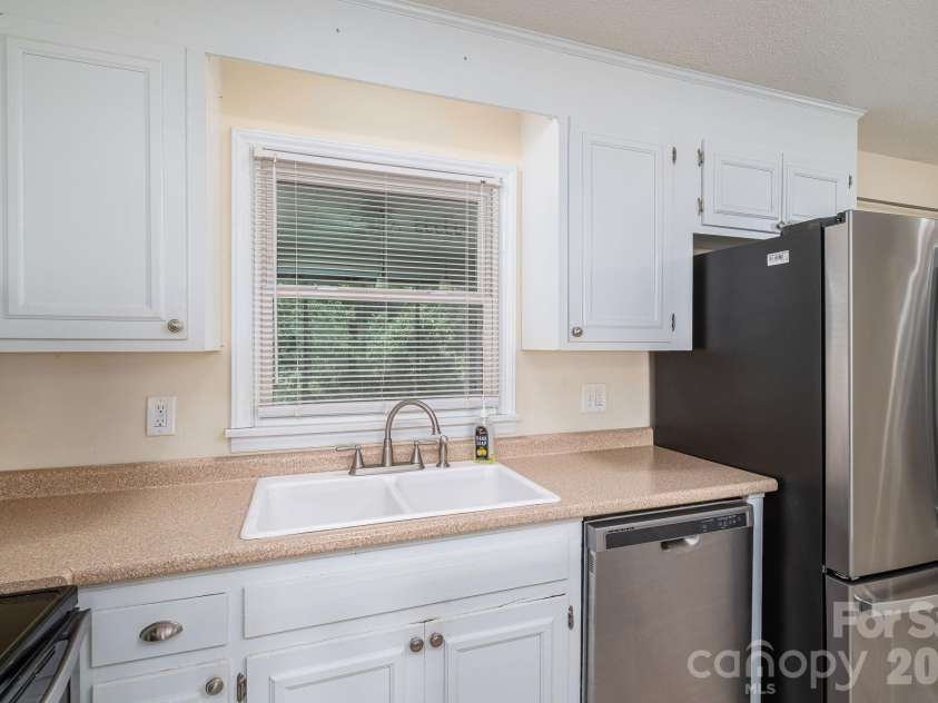 413 Bell Road, Kings Mountain, NC 28086.  MLS# CAR4384355, YatesRealty ID 25034. 