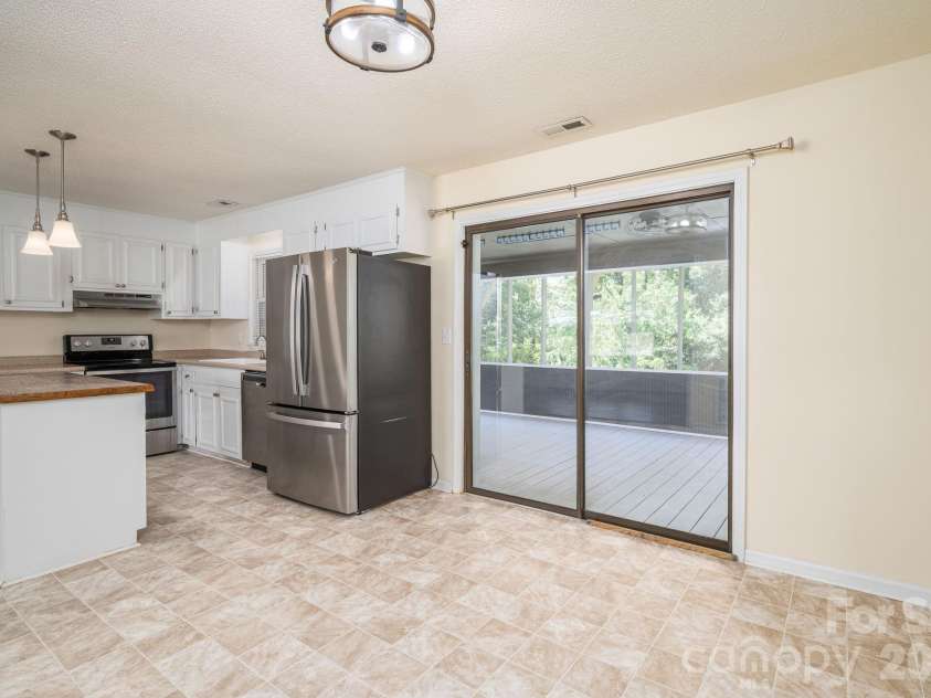 413 Bell Road, Kings Mountain, NC 28086.  MLS# CAR4384355, YatesRealty ID 25034. 