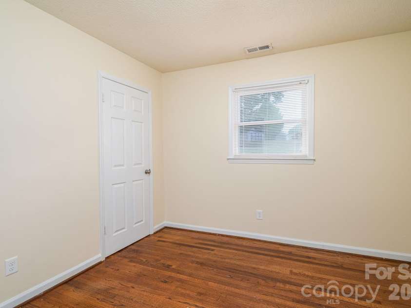 413 Bell Road, Kings Mountain, NC 28086.  MLS# CAR4384355, YatesRealty ID 25034. 
