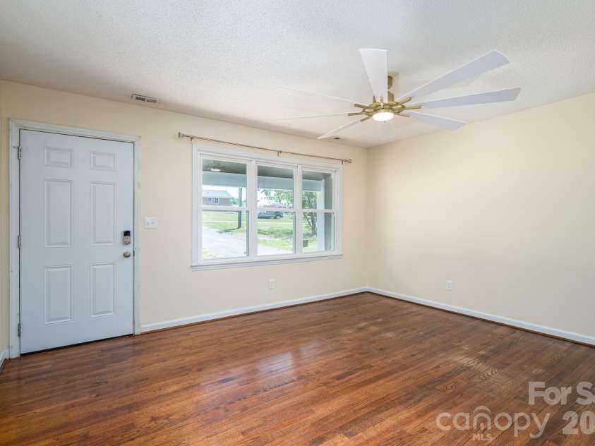 413 Bell Road, Kings Mountain, NC 28086.  MLS# CAR4384355, YatesRealty ID 25034. 