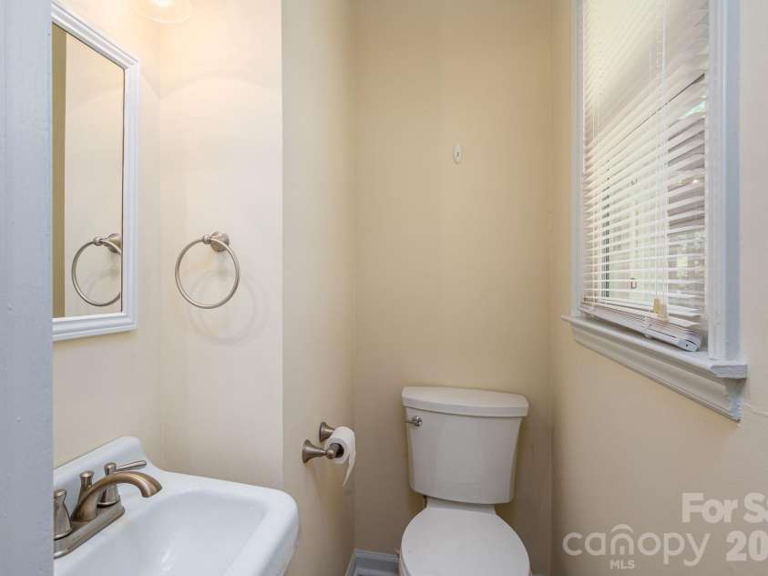 413 Bell Road, Kings Mountain, NC 28086.  MLS# CAR4384355, YatesRealty ID 25034. 