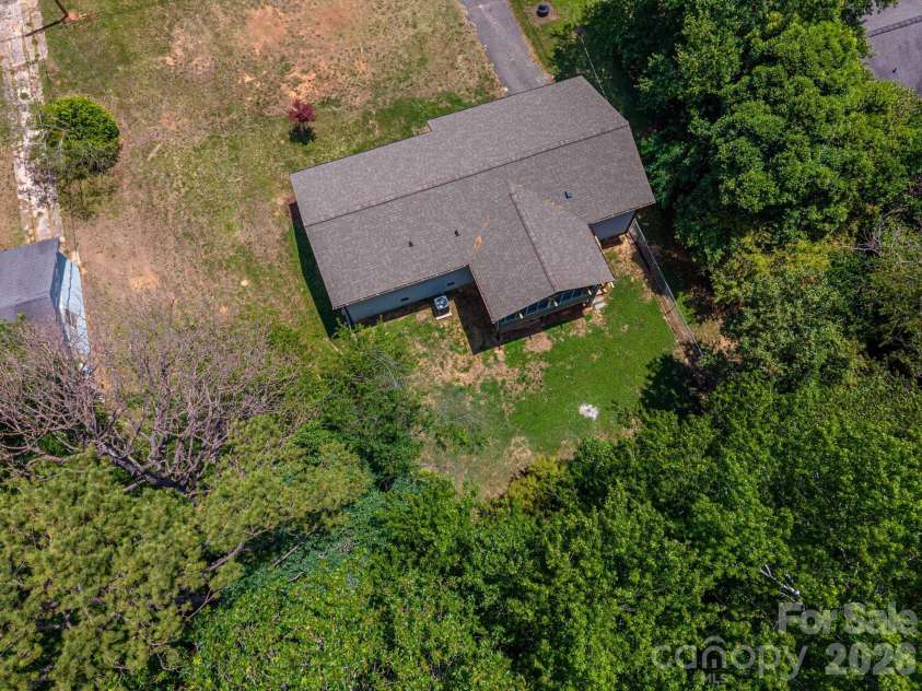 413 Bell Road, Kings Mountain, NC 28086.  MLS# CAR4384355, YatesRealty ID 25034. 