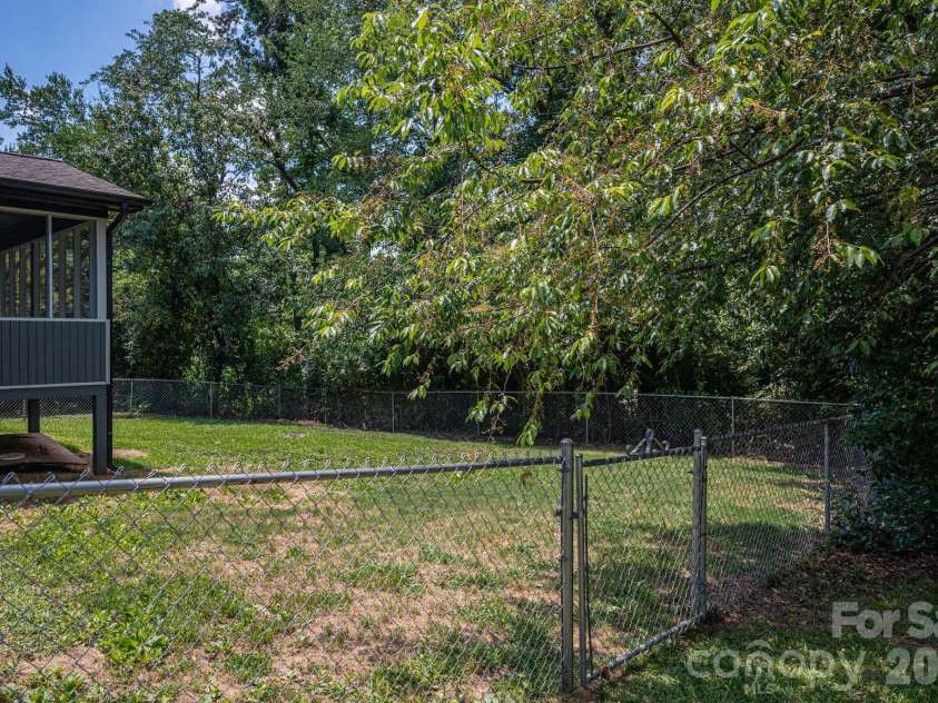 413 Bell Road, Kings Mountain, NC 28086.  MLS# CAR4384355, YatesRealty ID 25034. 