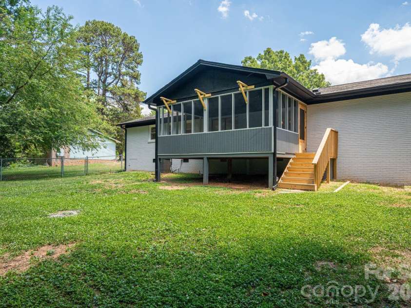 413 Bell Road, Kings Mountain, NC 28086.  MLS# CAR4384355, YatesRealty ID 25034. 