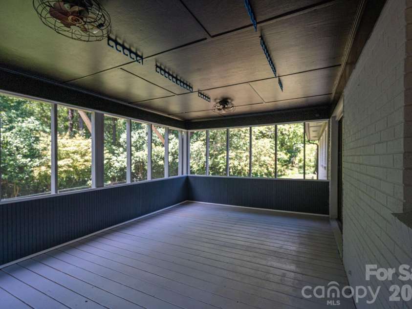 413 Bell Road, Kings Mountain, NC 28086.  MLS# CAR4384355, YatesRealty ID 25034. 