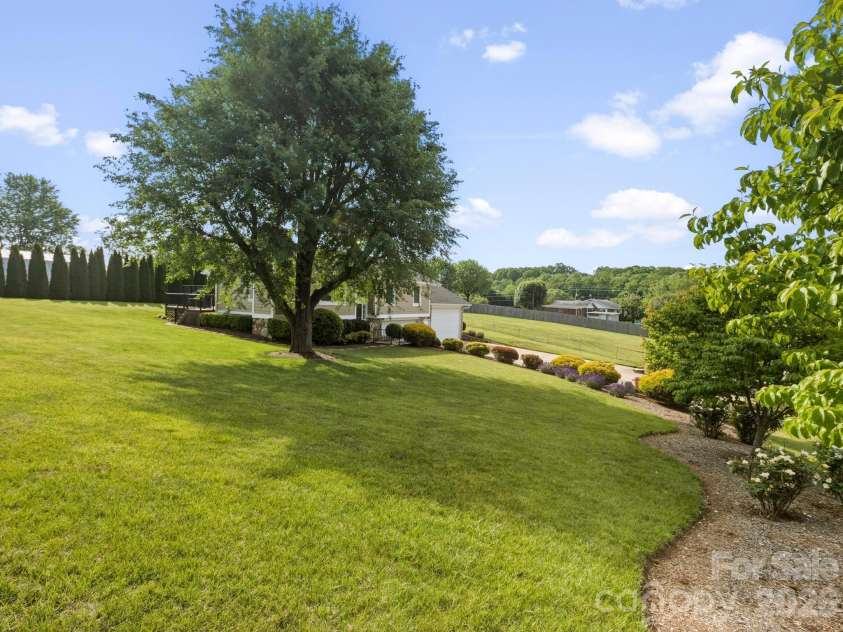 3 Fieldcrest Drive, Candler, NC 28715.  MLS# CAR4379403, YatesRealty ID 25035. 