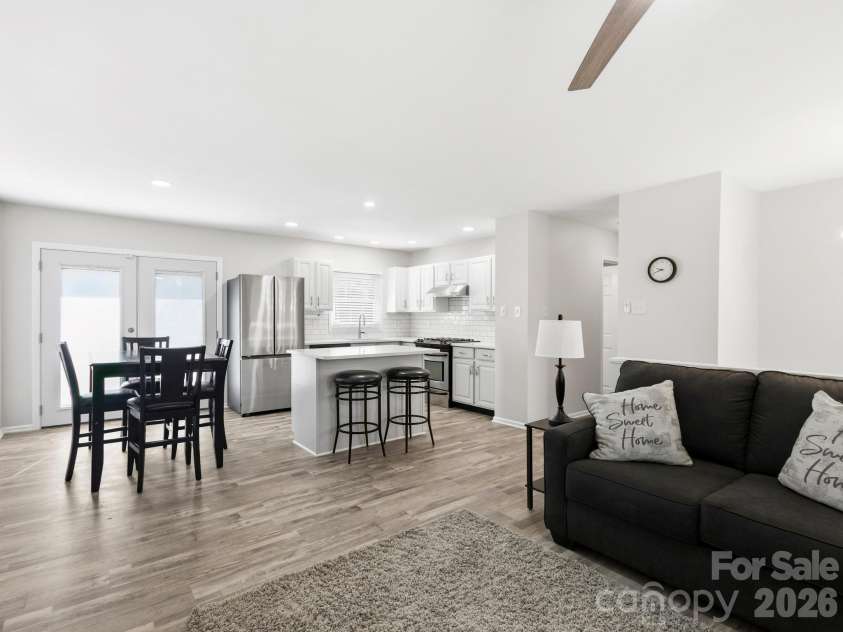 3 Fieldcrest Drive, Candler, NC 28715.  MLS# CAR4379403, YatesRealty ID 25035. 