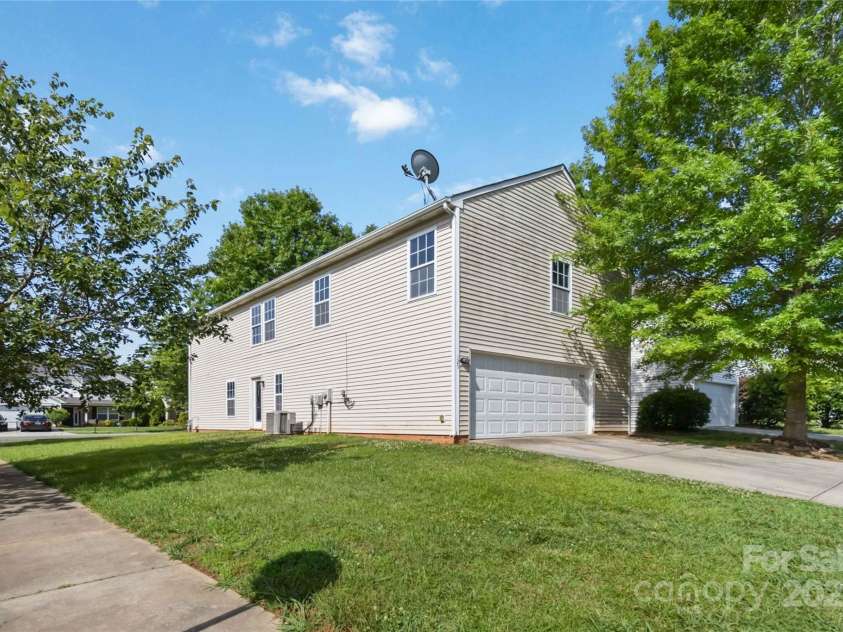 925 Skywatch Lane, Monroe, NC 28112.  MLS# CAR4267103, YatesRealty ID 25035. 