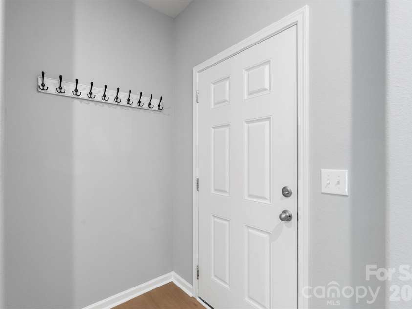 7318 Cuddington Drive, Charlotte, NC 28215.  MLS# CAR4382332, YatesRealty ID 25036. 
