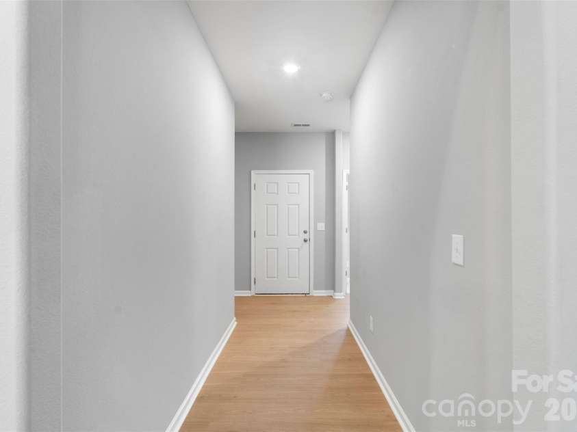 7318 Cuddington Drive, Charlotte, NC 28215.  MLS# CAR4382332, YatesRealty ID 25036. 