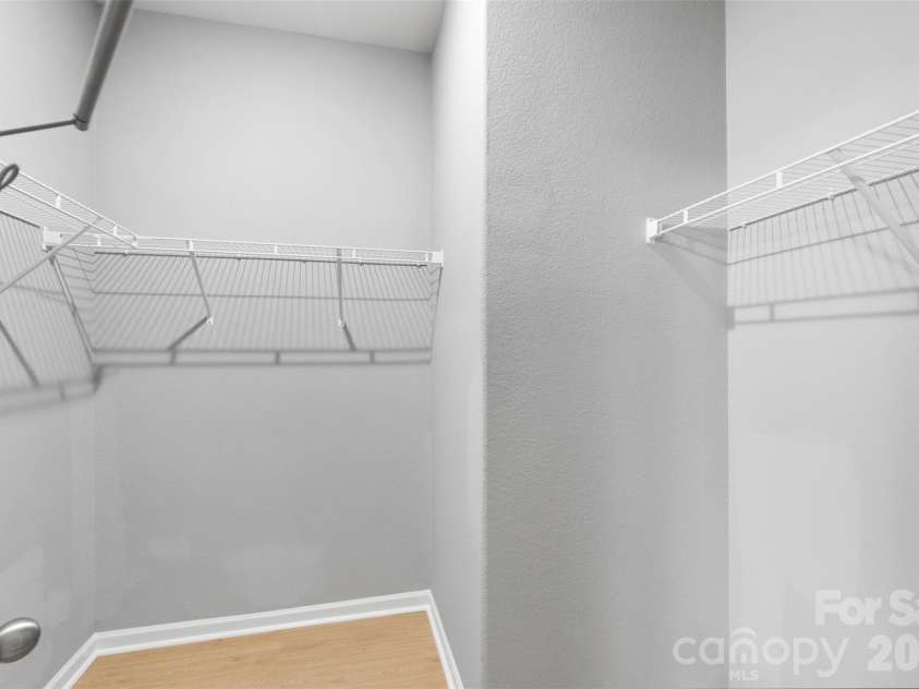 7318 Cuddington Drive, Charlotte, NC 28215.  MLS# CAR4382332, YatesRealty ID 25036. 
