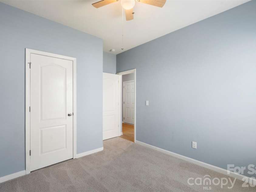7318 Cuddington Drive, Charlotte, NC 28215.  MLS# CAR4382332, YatesRealty ID 25036. 