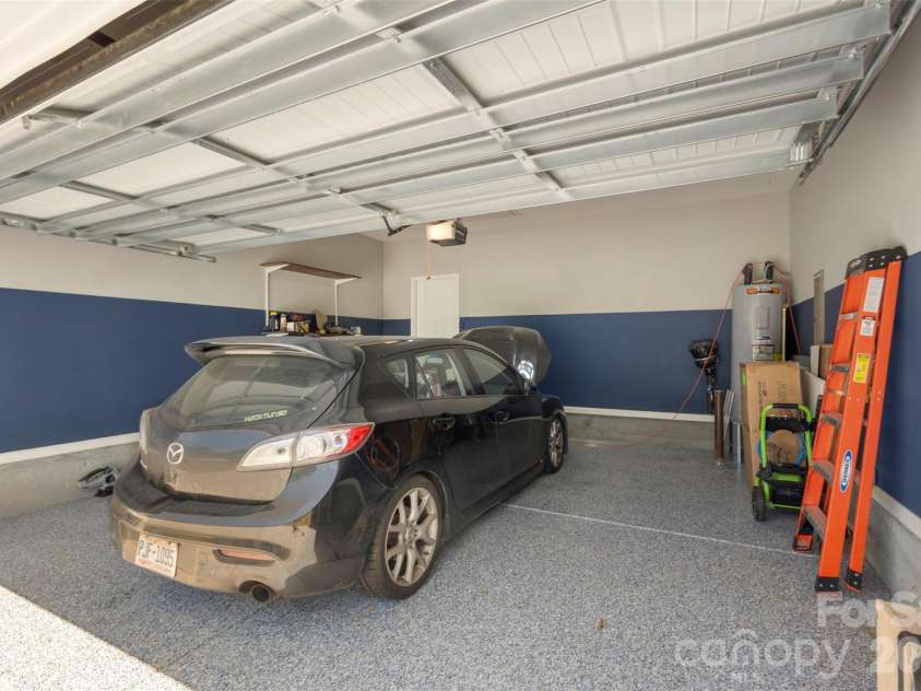 7318 Cuddington Drive, Charlotte, NC 28215.  MLS# CAR4382332, YatesRealty ID 25036. 