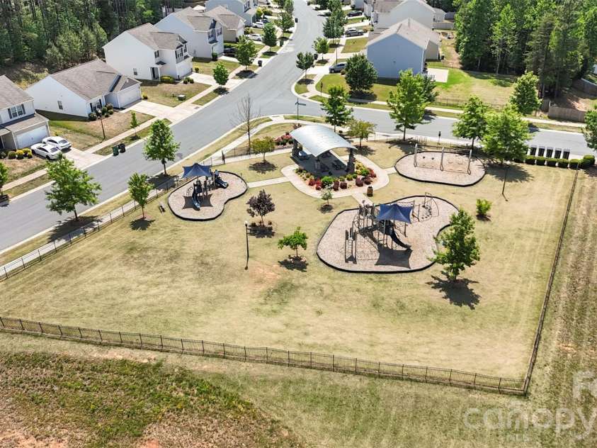 7318 Cuddington Drive, Charlotte, NC 28215.  MLS# CAR4382332, YatesRealty ID 25036. 