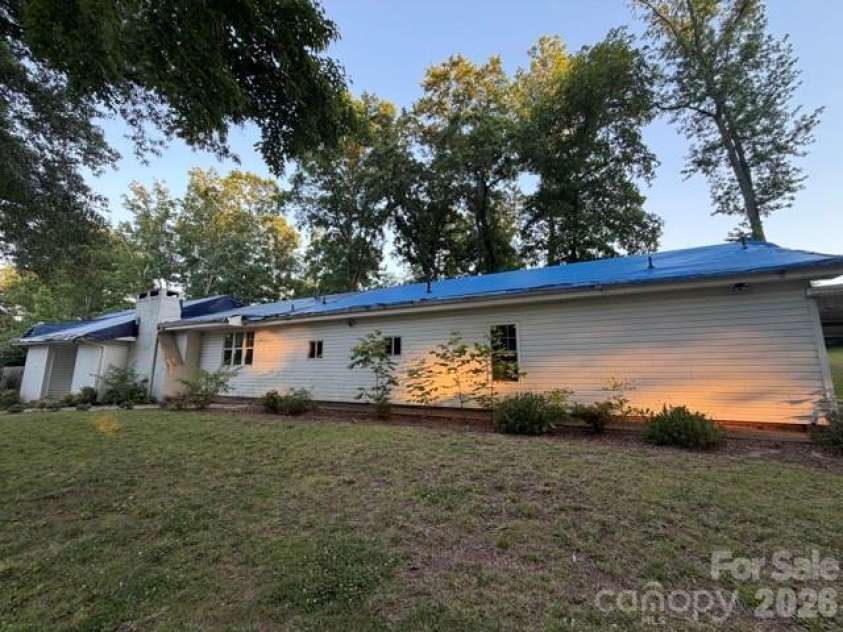 1010 Wesley Street, Shelby, NC 28150.  MLS# CAR4349156, YatesRealty ID 25037. 