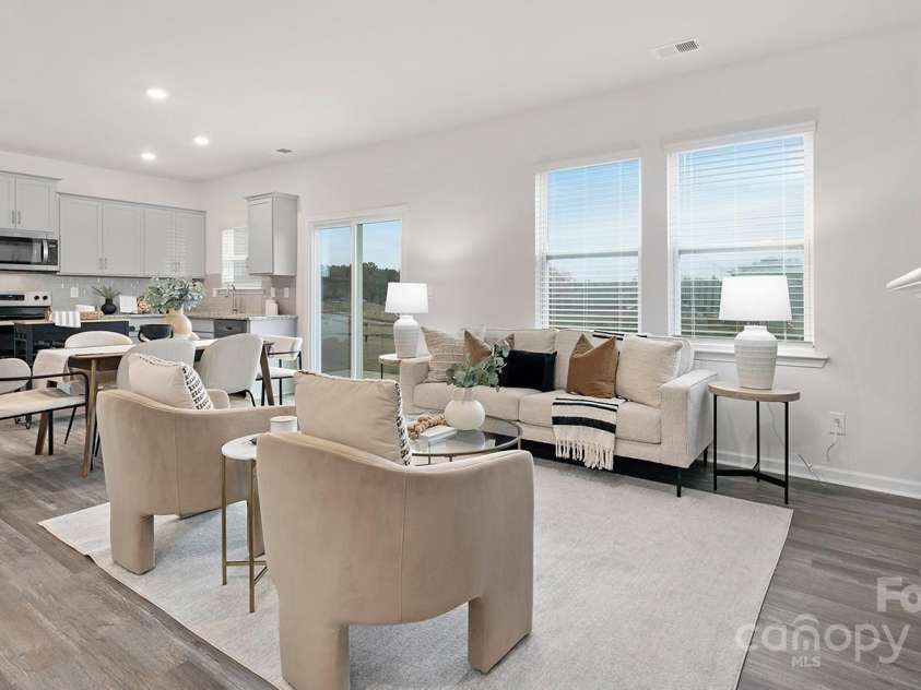 1442 Mammoth Road, Hickory, NC 28602.  MLS# CAR4278055, YatesRealty ID 25039. 