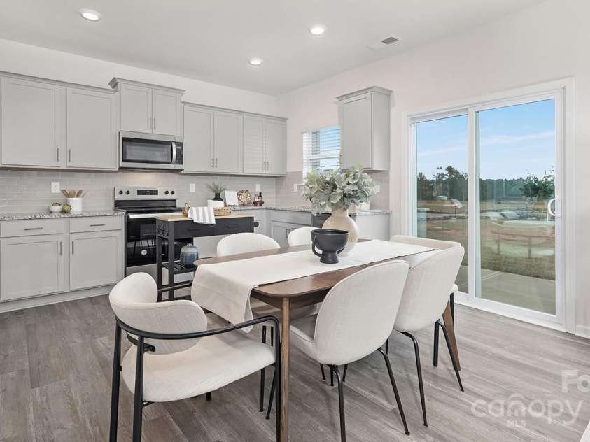 1442 Mammoth Road, Hickory, NC 28602.  MLS# CAR4278055, YatesRealty ID 25039. 