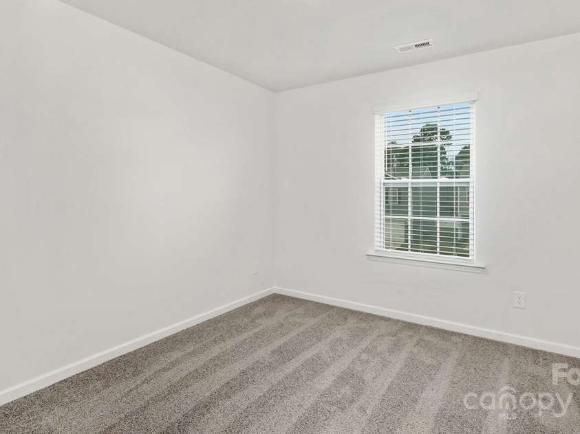 1442 Mammoth Road, Hickory, NC 28602.  MLS# CAR4278055, YatesRealty ID 25039. 