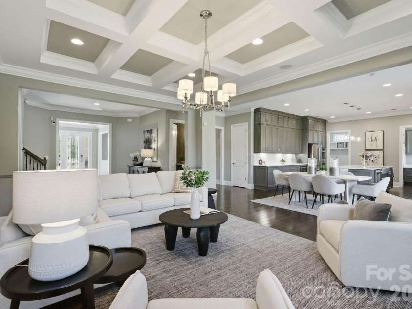 1020 Liggets Drive, Matthews, NC 28104.  MLS# CAR4369265, YatesRealty ID 25040. Beautiful open floor plan