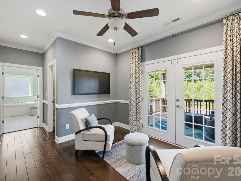 1020 Liggets Drive, Matthews, NC 28104.  MLS# CAR4369265, YatesRealty ID 25040. Primary suite sitting room