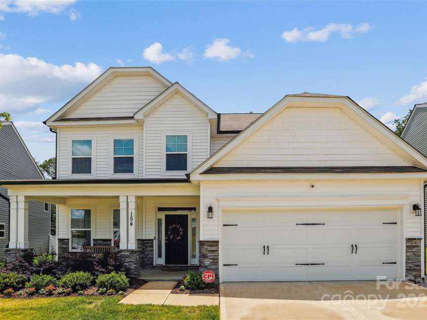 154 Cotton Field Drive, Statesville, NC 28677.  MLS# CAR4274076, YatesRealty ID 25040. Exterior Front