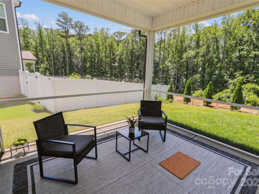 154 Cotton Field Drive, Statesville, NC 28677.  MLS# CAR4274076, YatesRealty ID 25040. Screened Porch