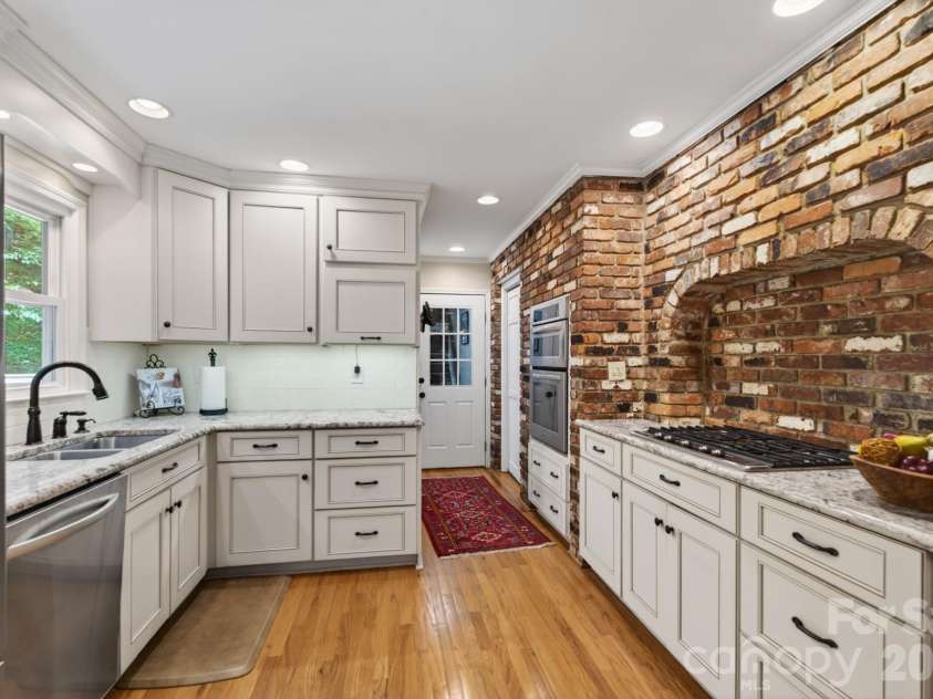 1712 Saddlewood Drive, Fort Mill, SC 29715.  MLS# CAR4381555, YatesRealty ID 25041. 