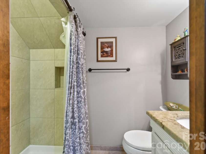 1712 Saddlewood Drive, Fort Mill, SC 29715.  MLS# CAR4381555, YatesRealty ID 25041. 