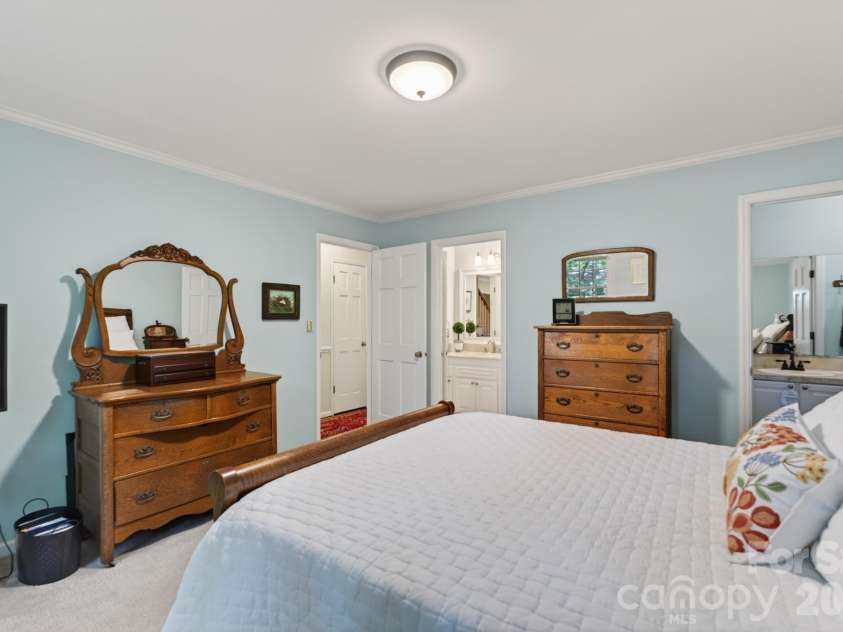 1712 Saddlewood Drive, Fort Mill, SC 29715.  MLS# CAR4381555, YatesRealty ID 25041. 