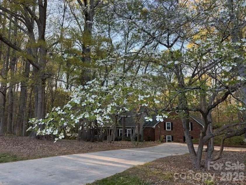 1712 Saddlewood Drive, Fort Mill, SC 29715.  MLS# CAR4381555, YatesRealty ID 25041. 