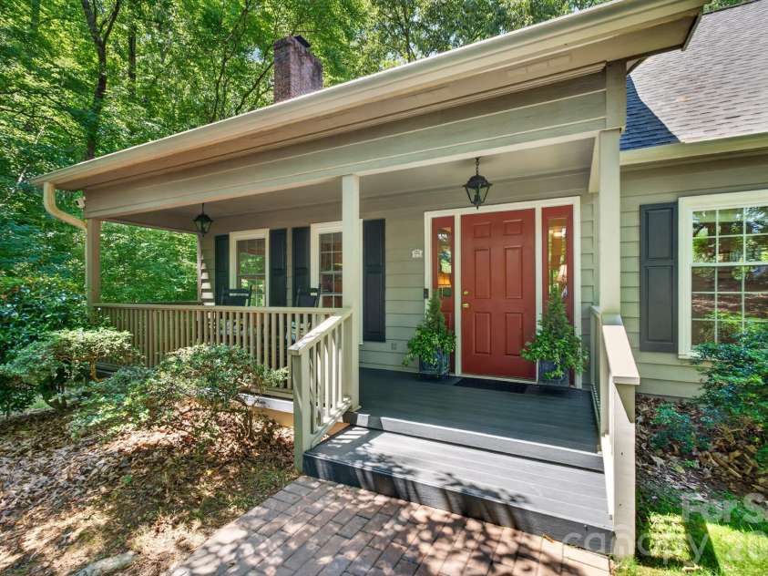 1712 Saddlewood Drive, Fort Mill, SC 29715.  MLS# CAR4381555, YatesRealty ID 25041. 