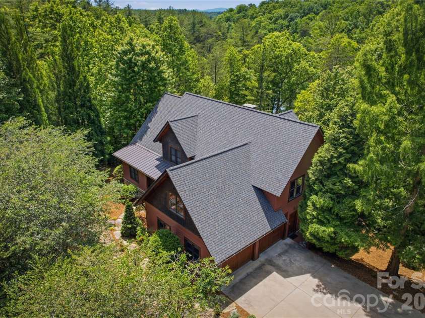 2050 Long Rifle Ridge Road, Nebo, NC 28761.  MLS# CAR4381700, YatesRealty ID 25042. 