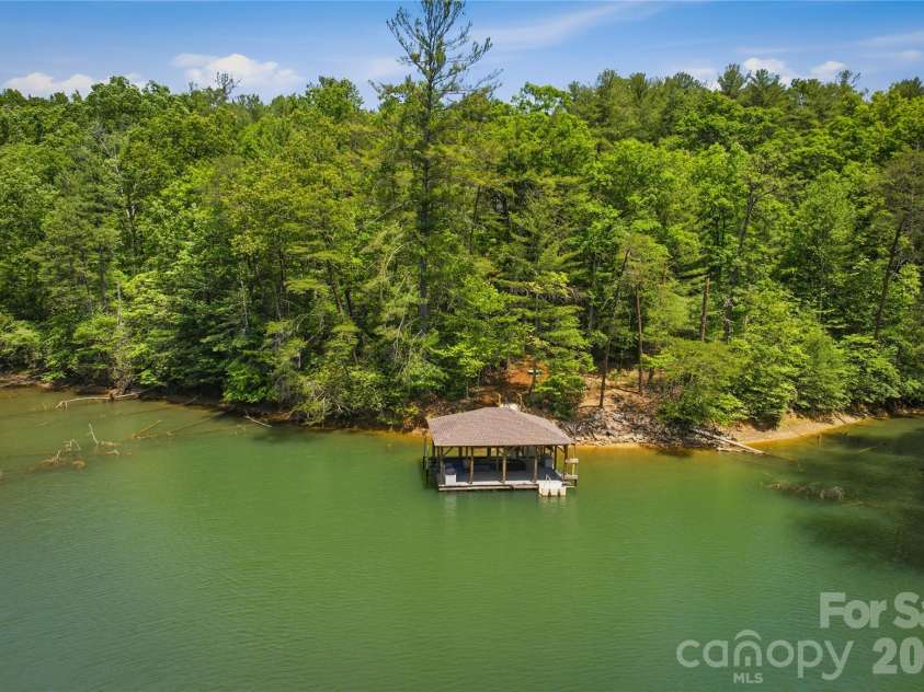 2050 Long Rifle Ridge Road, Nebo, NC 28761.  MLS# CAR4381700, YatesRealty ID 25042. 
