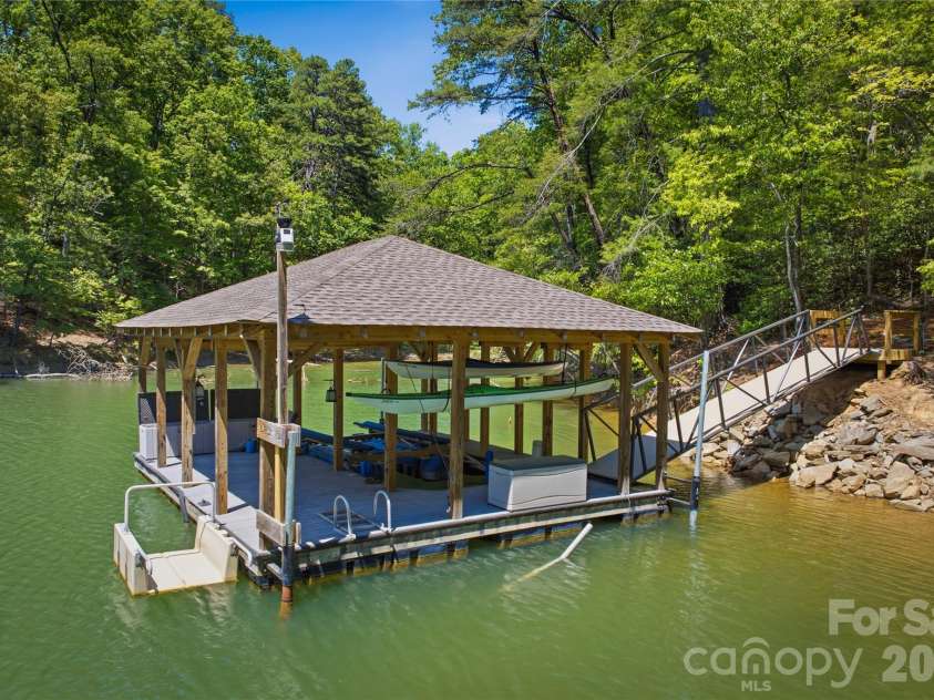 2050 Long Rifle Ridge Road, Nebo, NC 28761.  MLS# CAR4381700, YatesRealty ID 25042. 