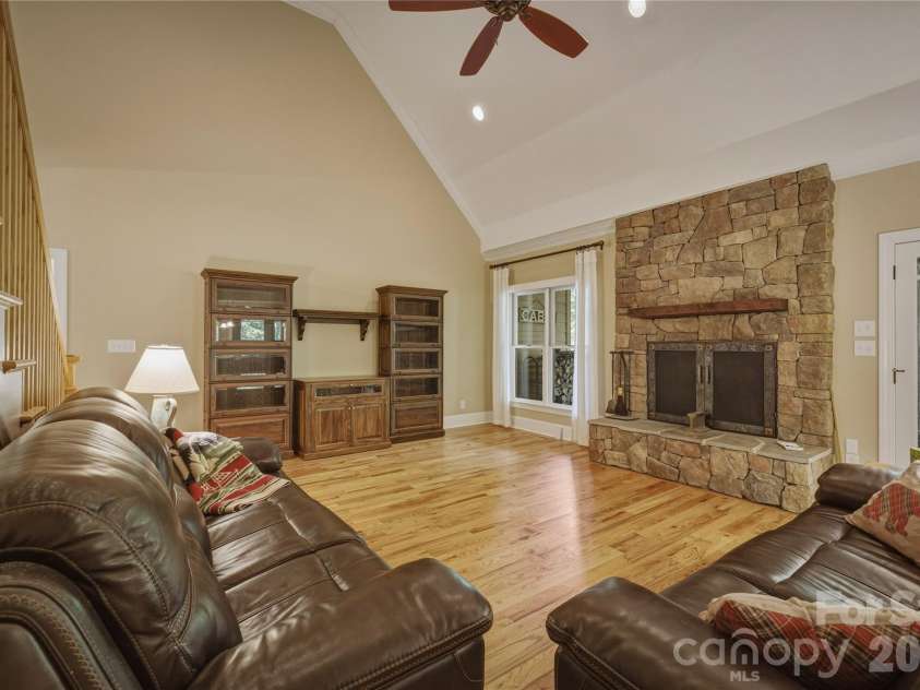 2050 Long Rifle Ridge Road, Nebo, NC 28761.  MLS# CAR4381700, YatesRealty ID 25042. 