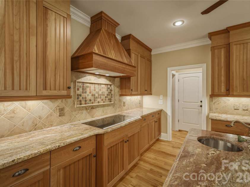 2050 Long Rifle Ridge Road, Nebo, NC 28761.  MLS# CAR4381700, YatesRealty ID 25042. 