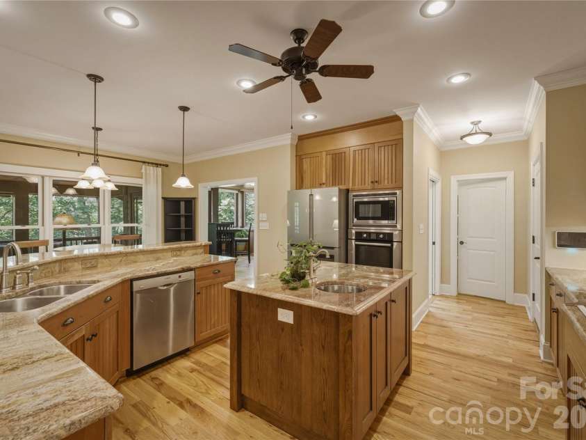 2050 Long Rifle Ridge Road, Nebo, NC 28761.  MLS# CAR4381700, YatesRealty ID 25042. 