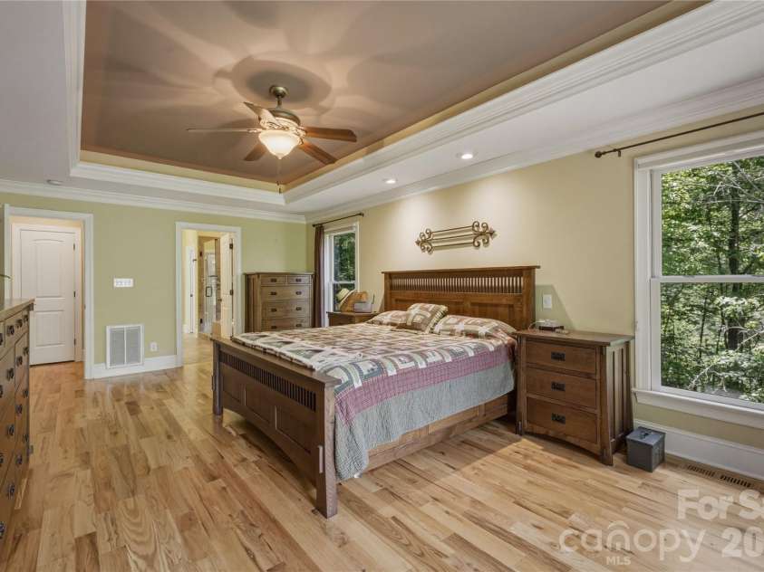 2050 Long Rifle Ridge Road, Nebo, NC 28761.  MLS# CAR4381700, YatesRealty ID 25042. 