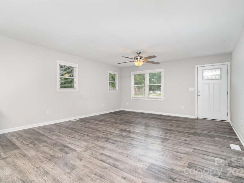 8107 Smith Road, Kannapolis, NC 28081.  MLS# CAR4276804, YatesRealty ID 25042. 
