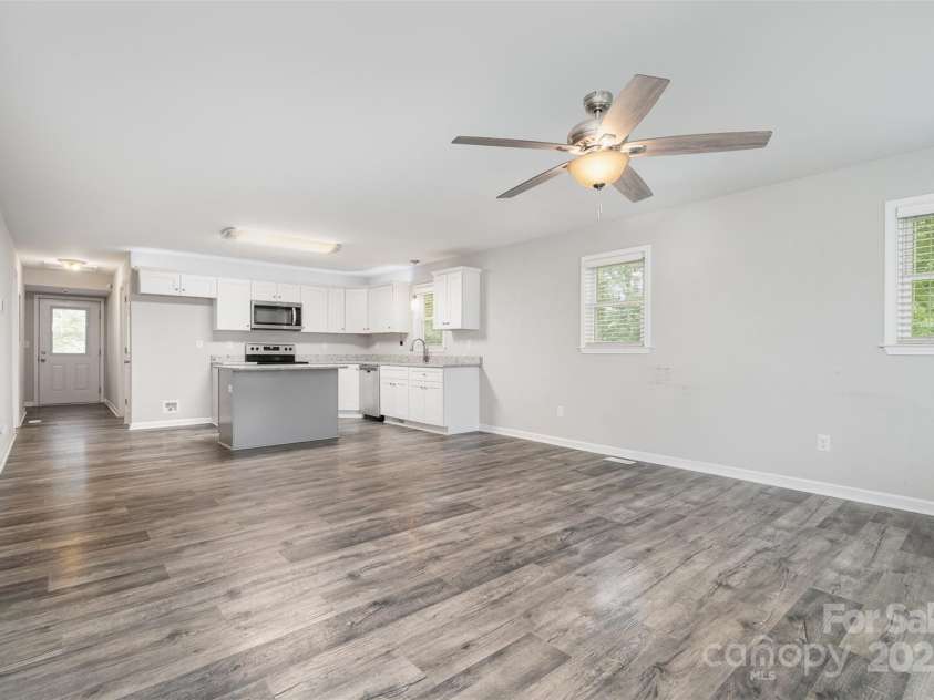 8107 Smith Road, Kannapolis, NC 28081.  MLS# CAR4276804, YatesRealty ID 25042. 