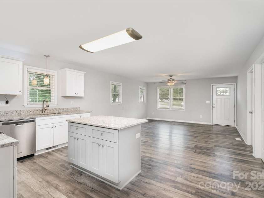 8107 Smith Road, Kannapolis, NC 28081.  MLS# CAR4276804, YatesRealty ID 25042. 