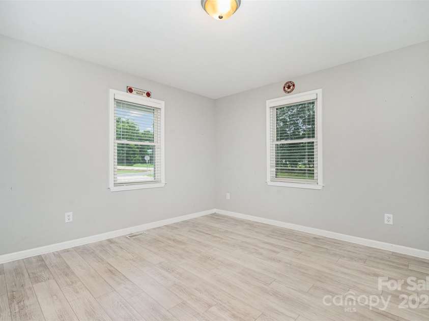 8107 Smith Road, Kannapolis, NC 28081.  MLS# CAR4276804, YatesRealty ID 25042. 