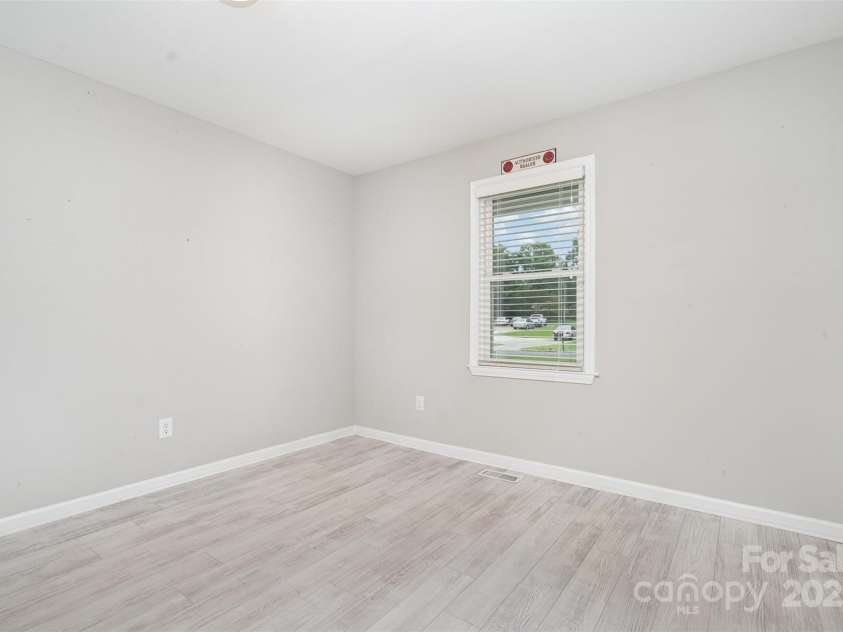 8107 Smith Road, Kannapolis, NC 28081.  MLS# CAR4276804, YatesRealty ID 25042. 