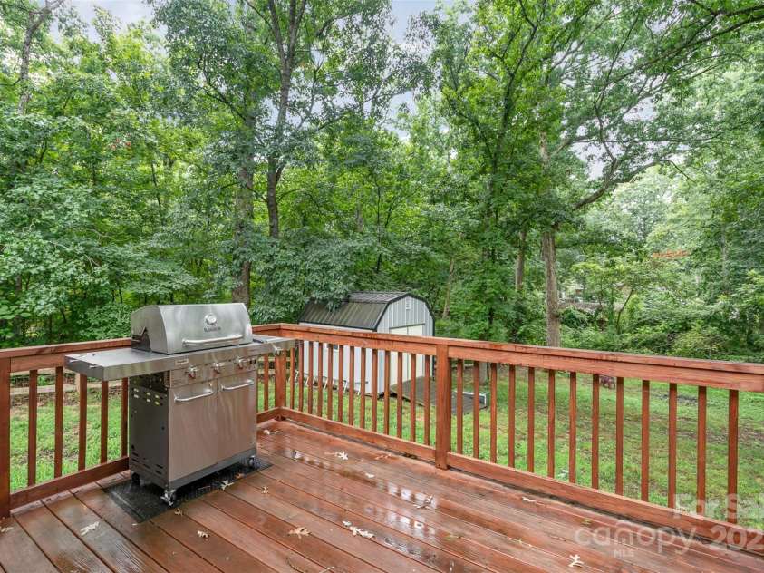 8107 Smith Road, Kannapolis, NC 28081.  MLS# CAR4276804, YatesRealty ID 25042. 