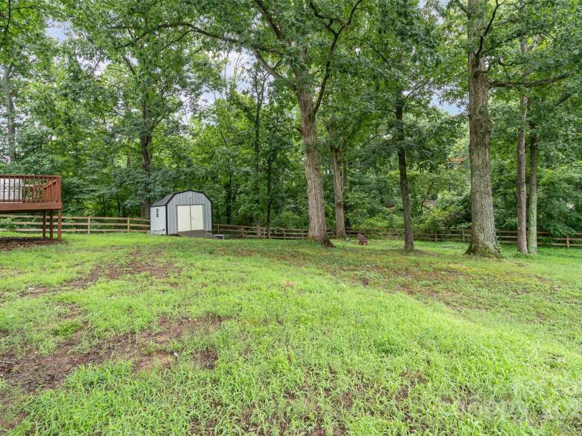 8107 Smith Road, Kannapolis, NC 28081.  MLS# CAR4276804, YatesRealty ID 25042. 