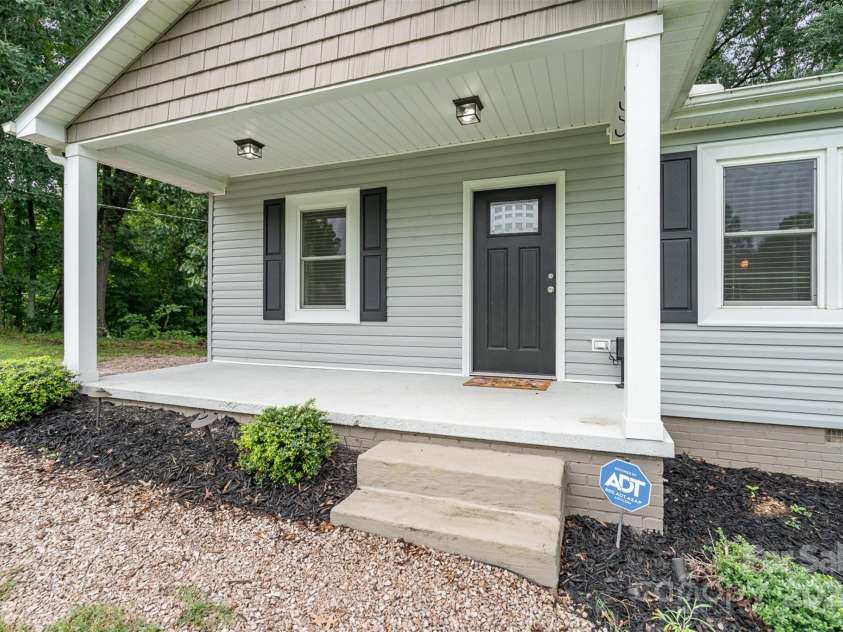 8107 Smith Road, Kannapolis, NC 28081.  MLS# CAR4276804, YatesRealty ID 25042. 