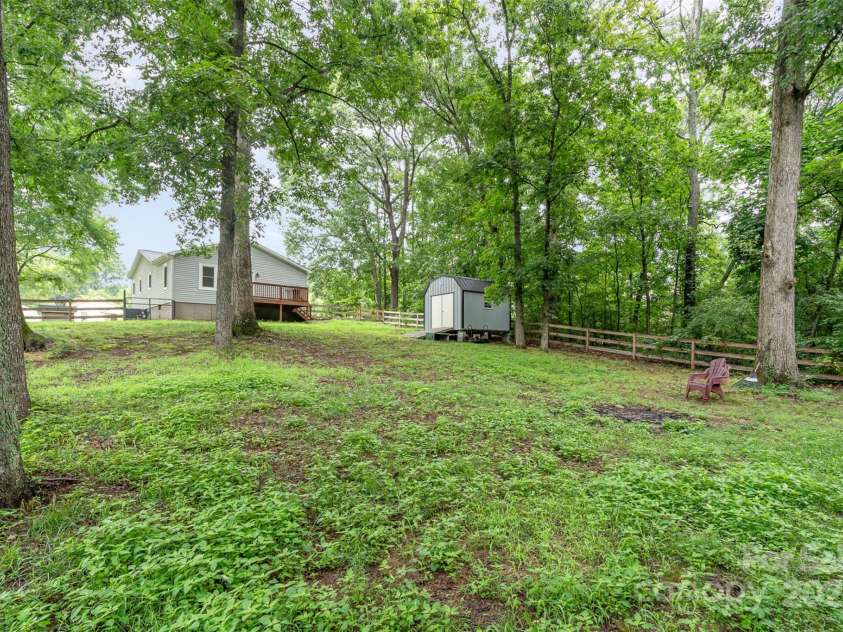 8107 Smith Road, Kannapolis, NC 28081.  MLS# CAR4276804, YatesRealty ID 25042. Fenced in backyard