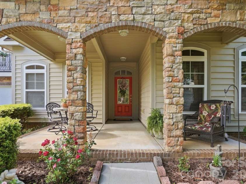 8452 Whitehawk Hill Road, Waxhaw, NC 28173.  MLS# CAR4379622, YatesRealty ID 25043. 