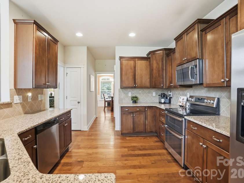 8452 Whitehawk Hill Road, Waxhaw, NC 28173.  MLS# CAR4379622, YatesRealty ID 25043. 