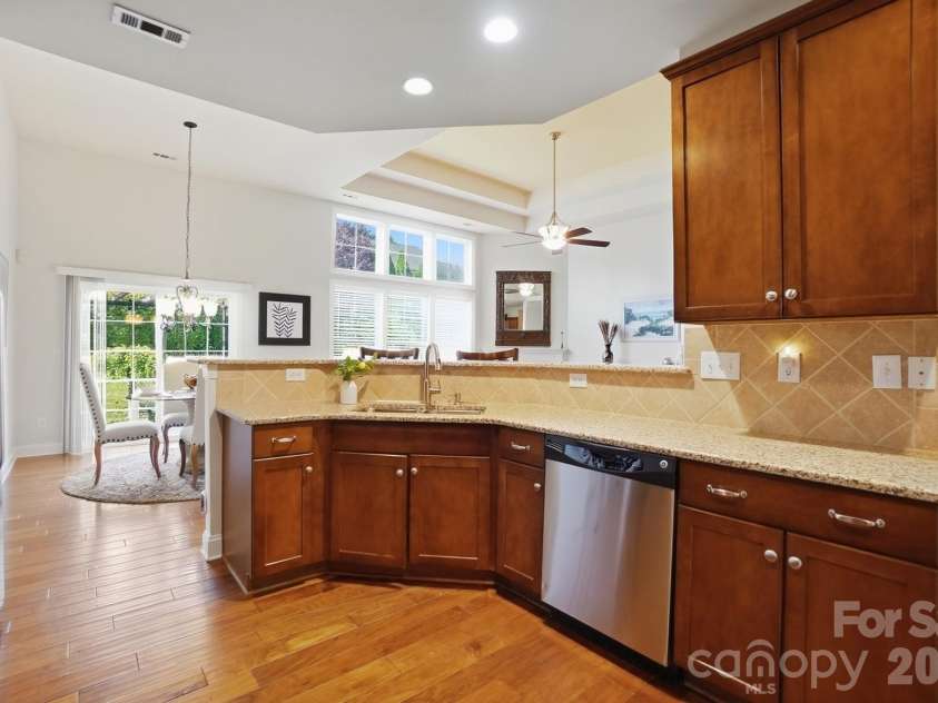 8452 Whitehawk Hill Road, Waxhaw, NC 28173.  MLS# CAR4379622, YatesRealty ID 25043. 